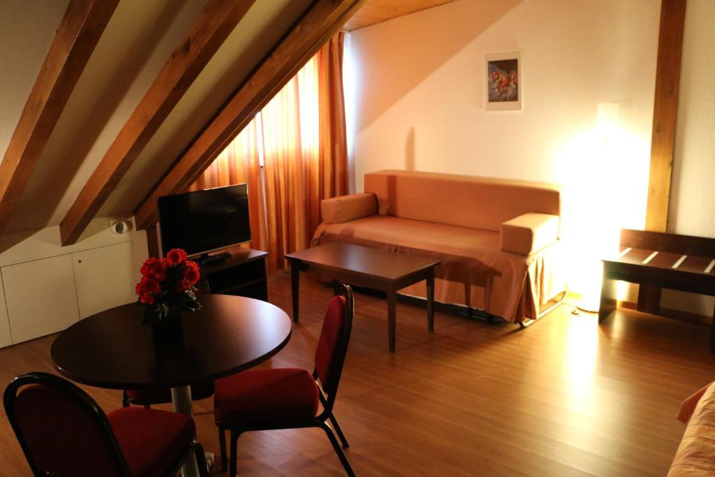 Семейный (Пятиместный номер), Calvy