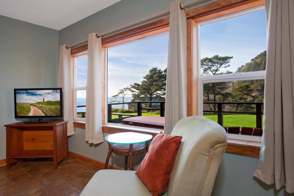 Agate Beach Motel image