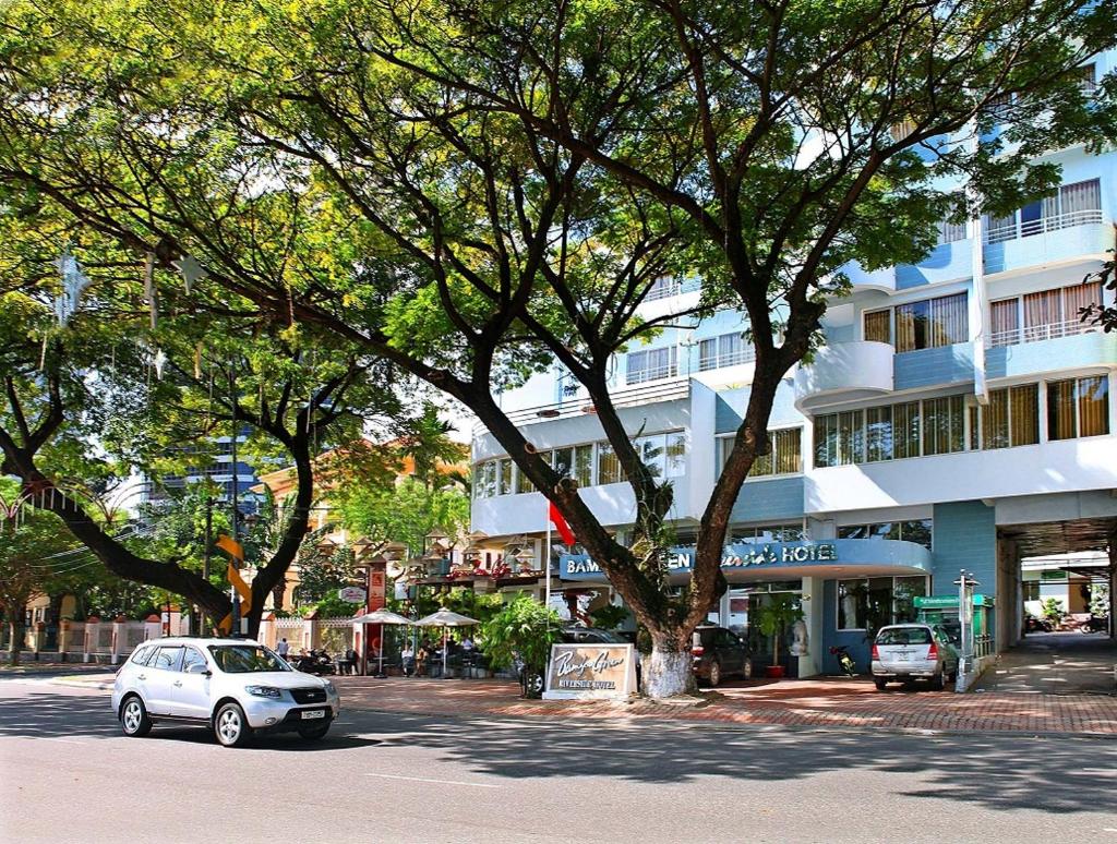 Bamboo Green Riverside Hotel