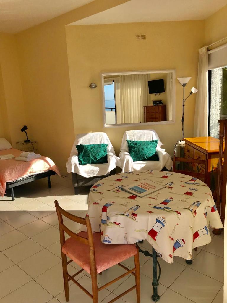 Апартаменты (Апартаменты-студио с видом на море), Skol Apartments Marbella