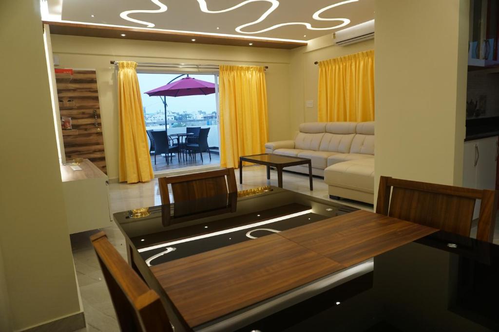 Апартаменты (Апартаменты в пентхаусе), Daffodil Delight