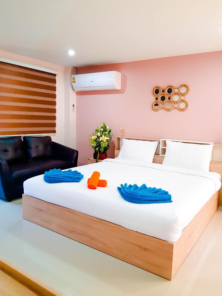 Сьюит (Люкс с балконом), Ambrosial Suites Premium Boutique Walking Street