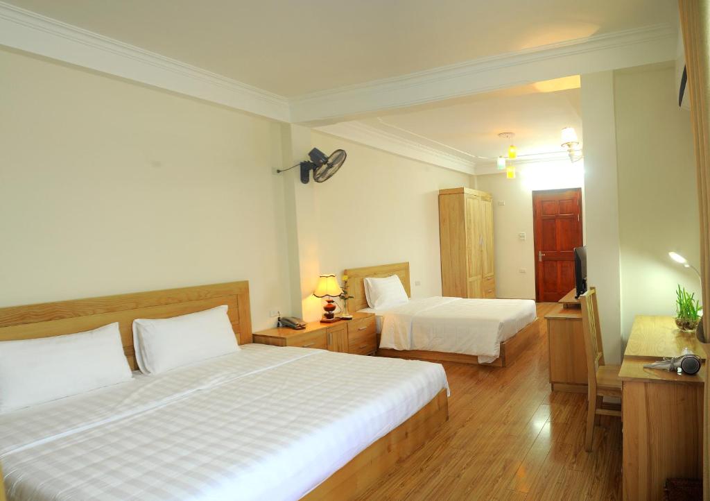 Hoang Giang Homestay - Tap to explore photos