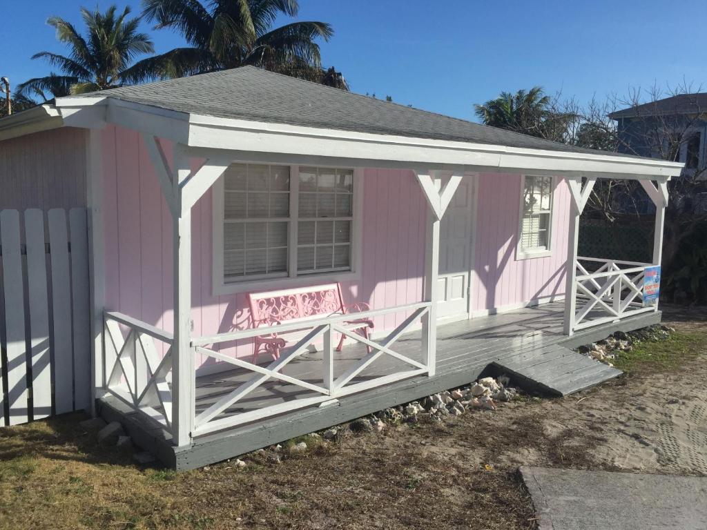 Bimini Seaside Villas - Pink Cottage with Beach View photo 3