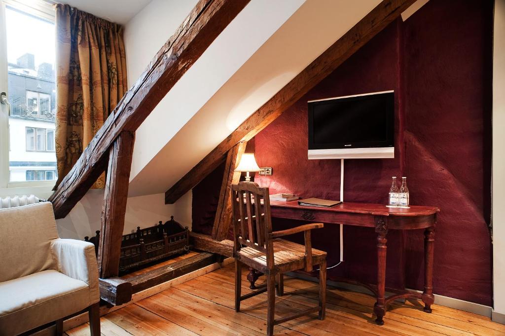 Двухместный (Улучшенный двухместный номер с 1 кроватью), Hotel Hellsten