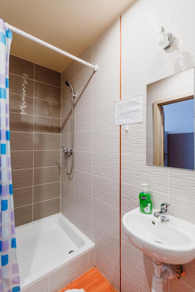 Студио (Номер-студио (для 9 взрослых)), Hostel Tara