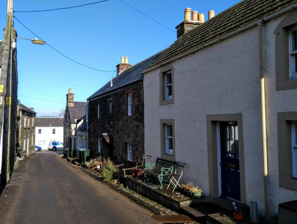 Pitcaithly Cottage photo 2