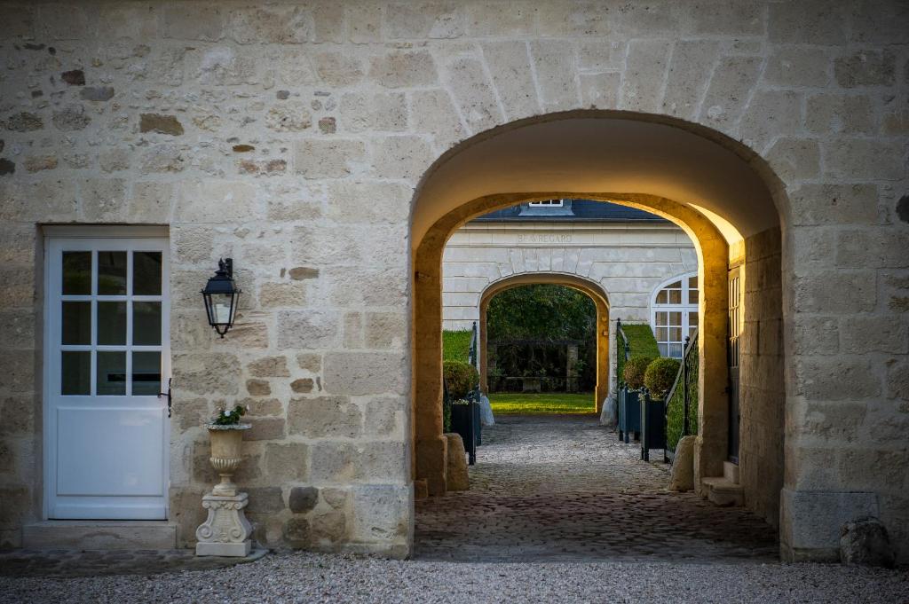 Château de Courcelles - Relais & Châteaux - Tap to explore photos