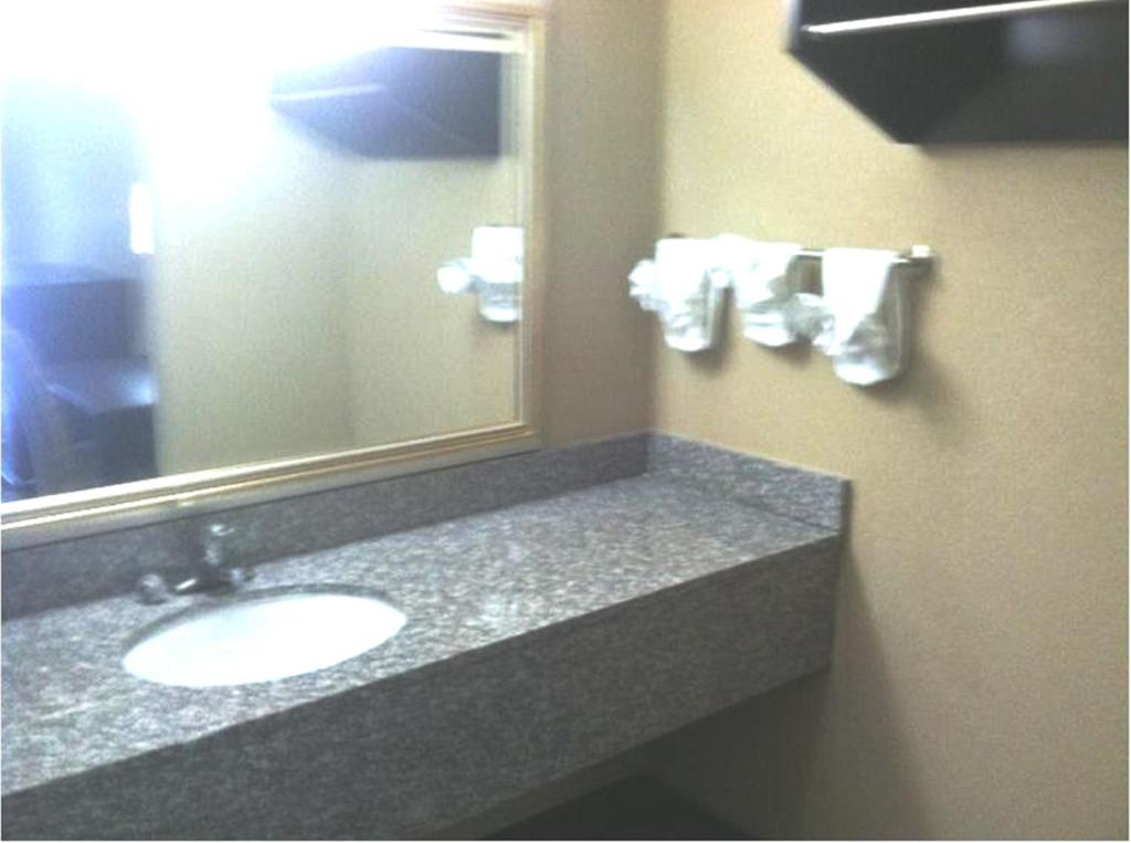 Suburban Studios North Charleston I-526 Room Type - Efficiency Room with Two Double Beds - Non-Smoking