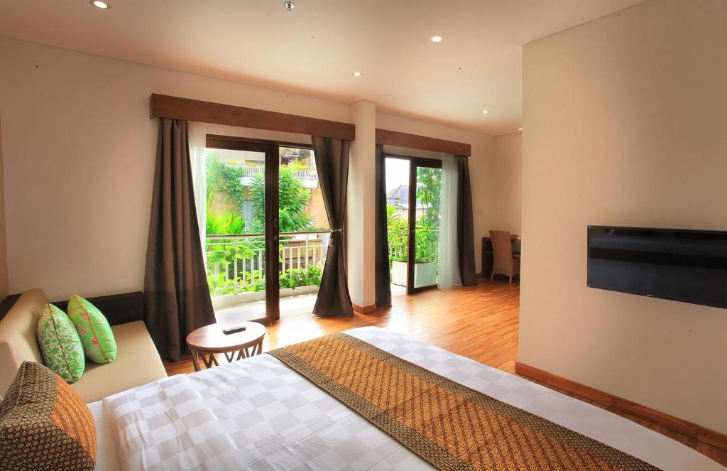 Сьюит (Люкс с видом на бассейн), Hotel Puriartha Ubud
