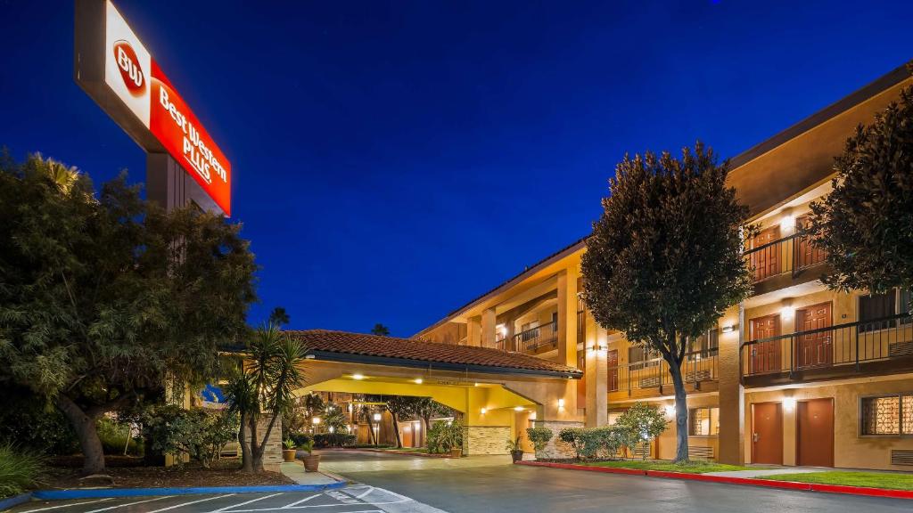 Best Western Plus Pleasanton Inn image