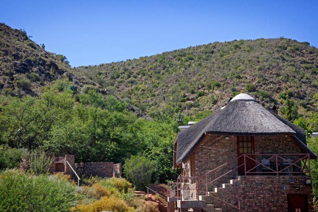 De Poort Country Lodge - Tap to explore photos
