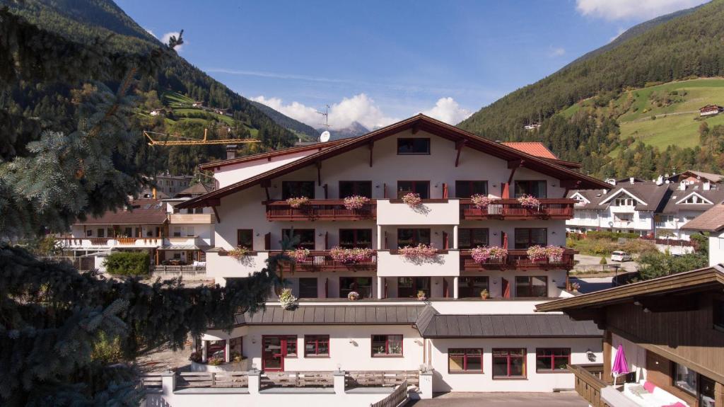 Hotel Hellweger photo 1