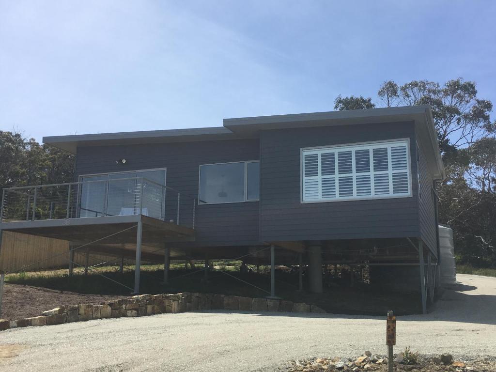 Couples Getaway on Bruny Island photo 1