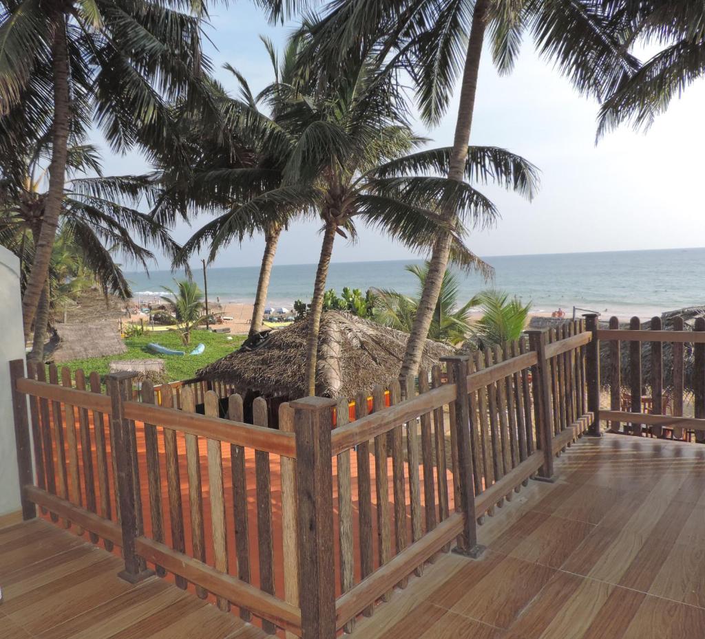 Трехместный (Трехместный номер Делюкс с видом на море), Yula Beach
