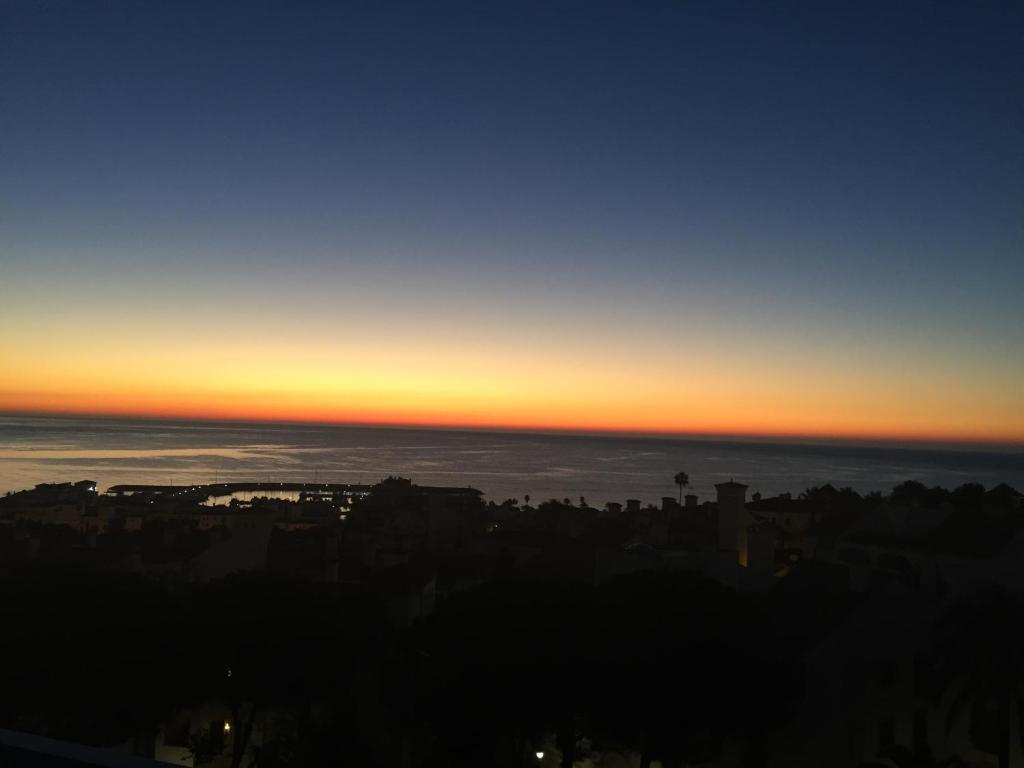 Duquesa suite and golf with a spectacular sea view photo 2