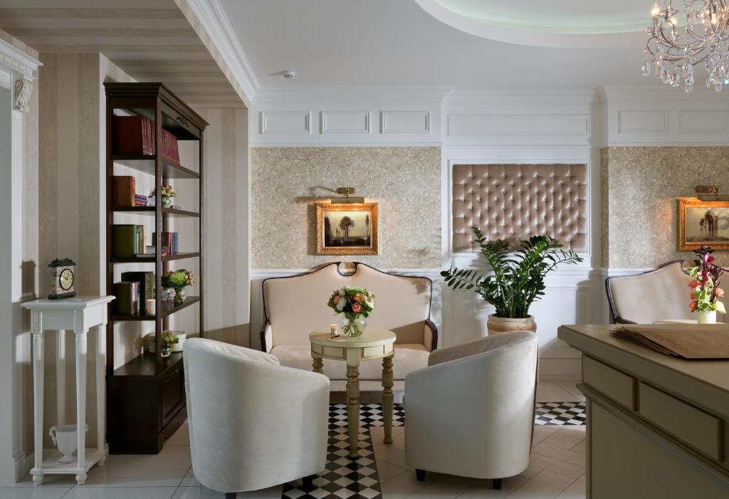 De Gaulle Boutique Hotel photo 2