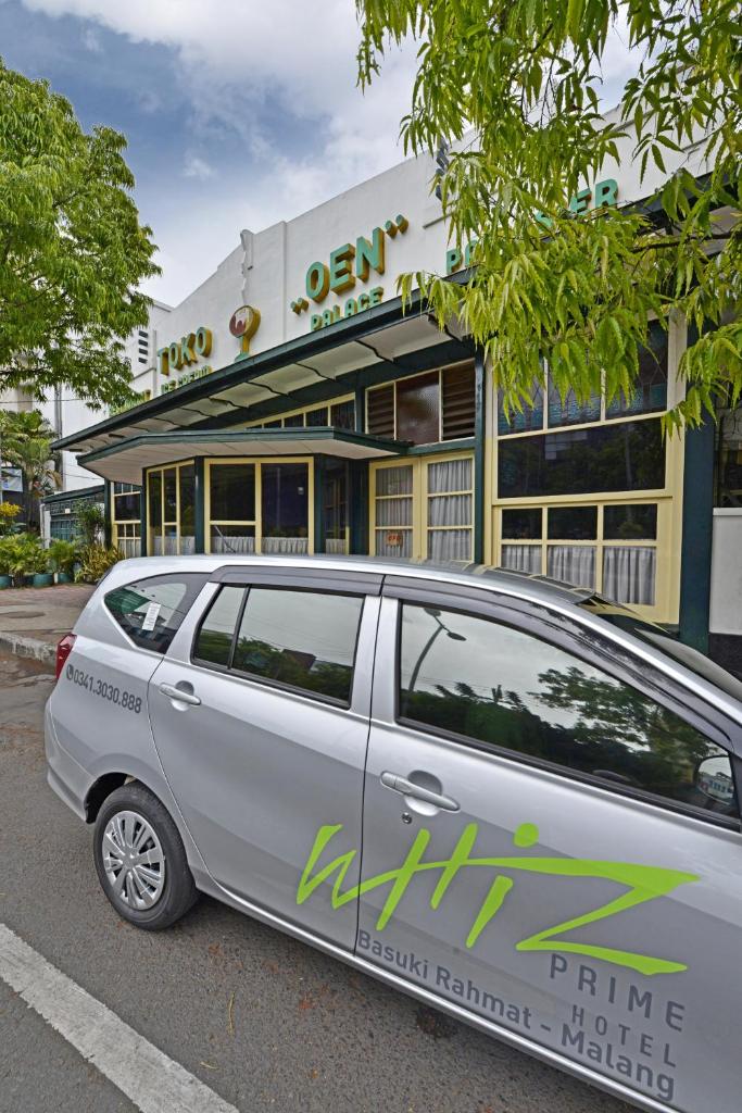 Whiz Prime Hotel Basuki Rahmat Malang - Tap to explore photos