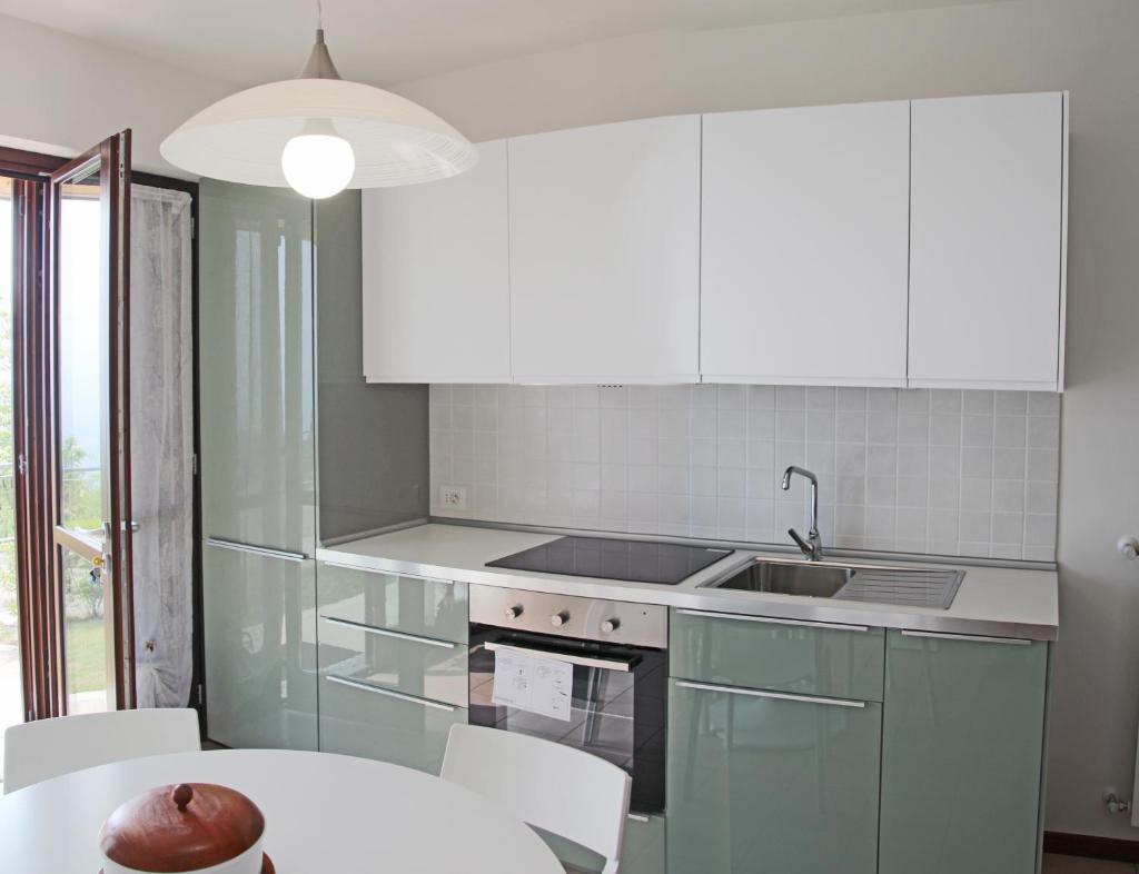 La Quiete 24 Lake view apartment by Gardadomusmea photo 4