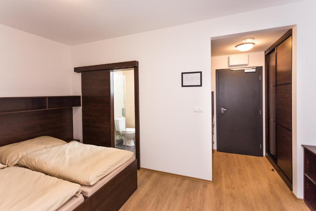 Двухместный (Улучшенный двухместный номер с 1 кроватью), Barok Hotel and Apartments