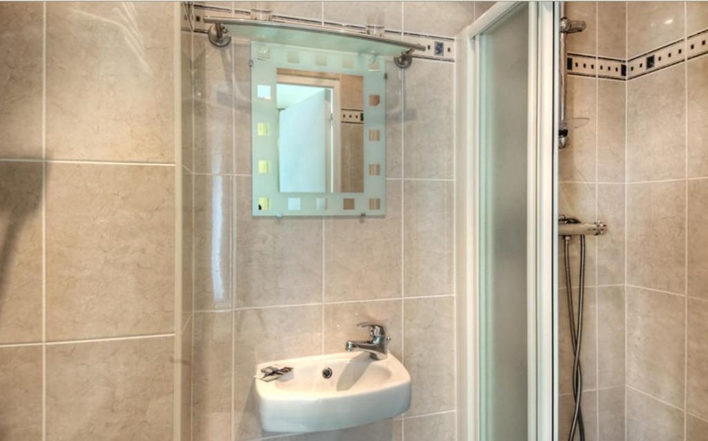 Одноместный (Одноместный номер), Hôtel Edgar Quinet