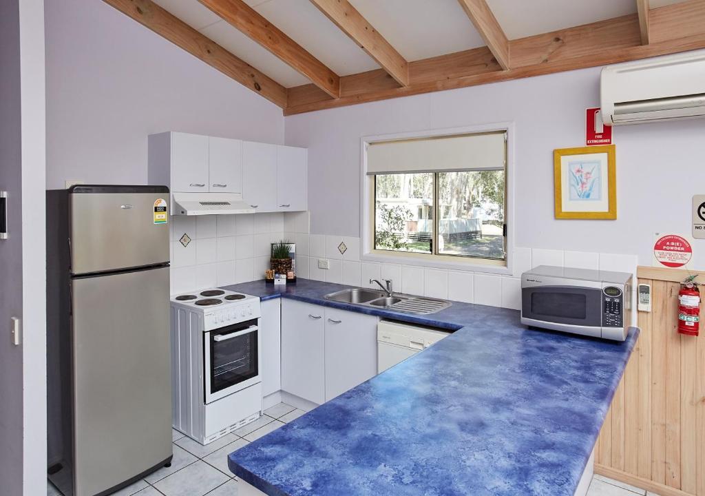 NRMA Budgewoi Holiday Park - Tap to explore photos