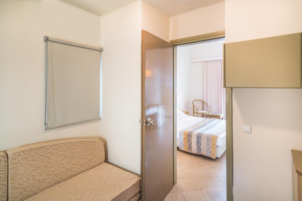 Семейный (Семейное бунгало с видом на море (4 взрослых)), Iberostar Creta Panorama & Mare