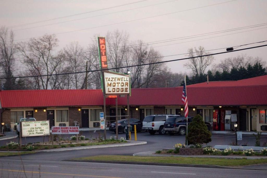 Tazewell Motor Lodge photo 3