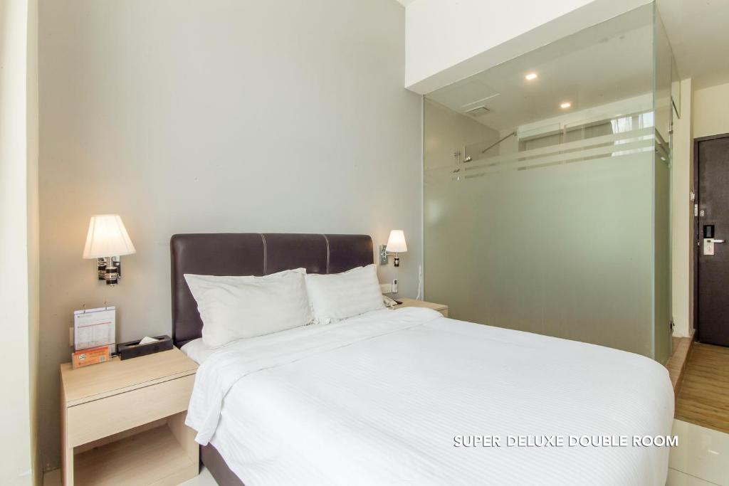 Двухместный (Улучшенный двухместный номер с 1 кроватью), De Elements Business Hotel KL