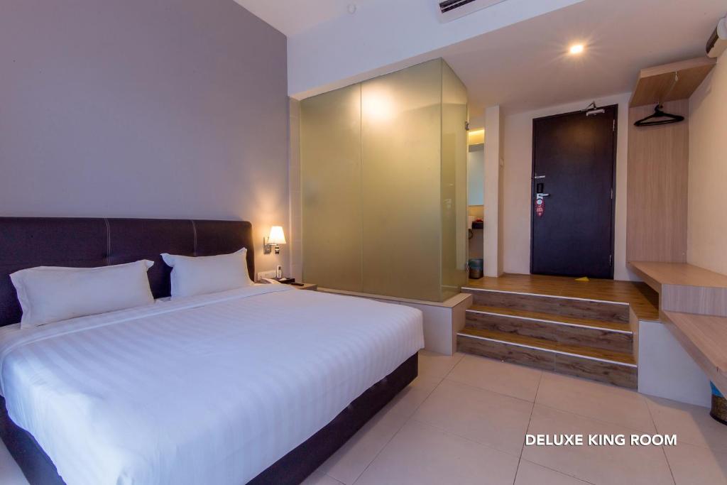 Двухместный (Номер Делюкс с кроватью размера «king-size»), De Elements Business Hotel KL