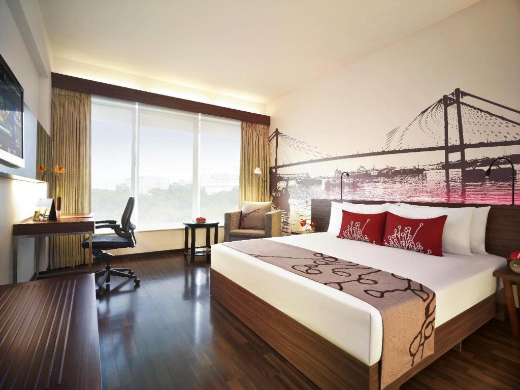 Двухместный (Superior King Room with Happy hour(1+1) on selected menu), The Gateway Hotel EM Bypass Kolkata