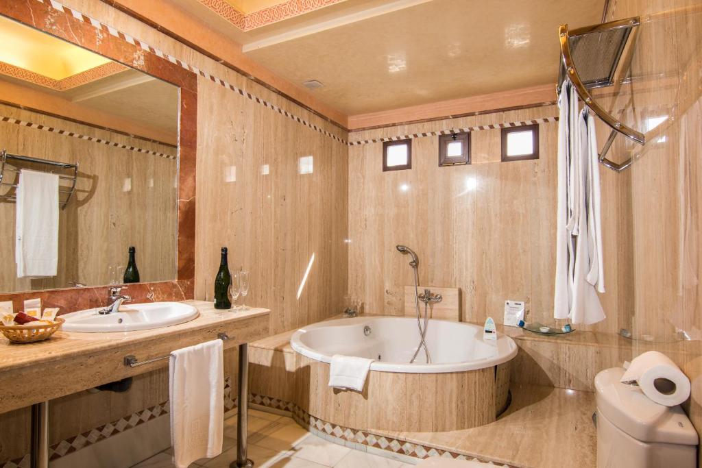 Hotel Abades Guadix photo 4