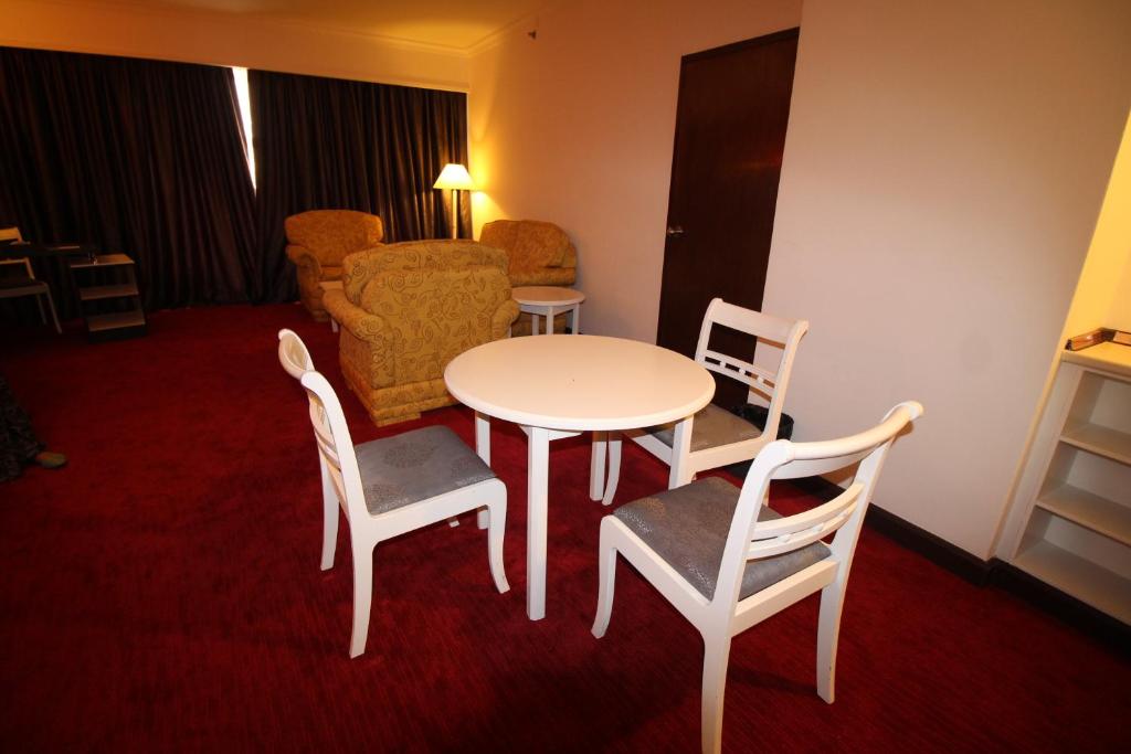 Grand Riverview Hotel photo 2