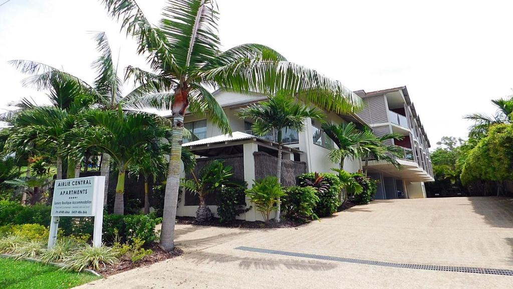 Watersons at Airlie Central Apartments photo 3