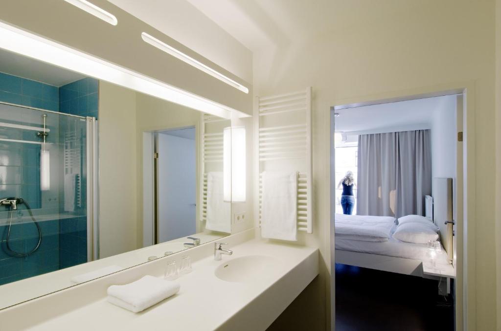 Апартаменты (Улучшенные апартаменты с балконом), Stanys Hotel & Apartments
