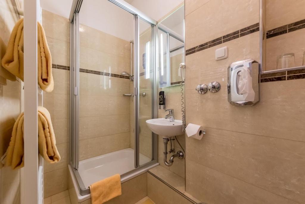Трехместный (Трехместный номер), EXPO Hotel Frankfurt