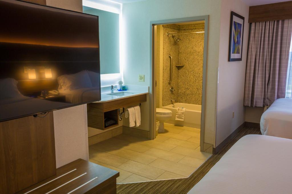 Holiday Inn Express Hotel & Suites Pasco-TriCities, an IHG Hotel photo 3