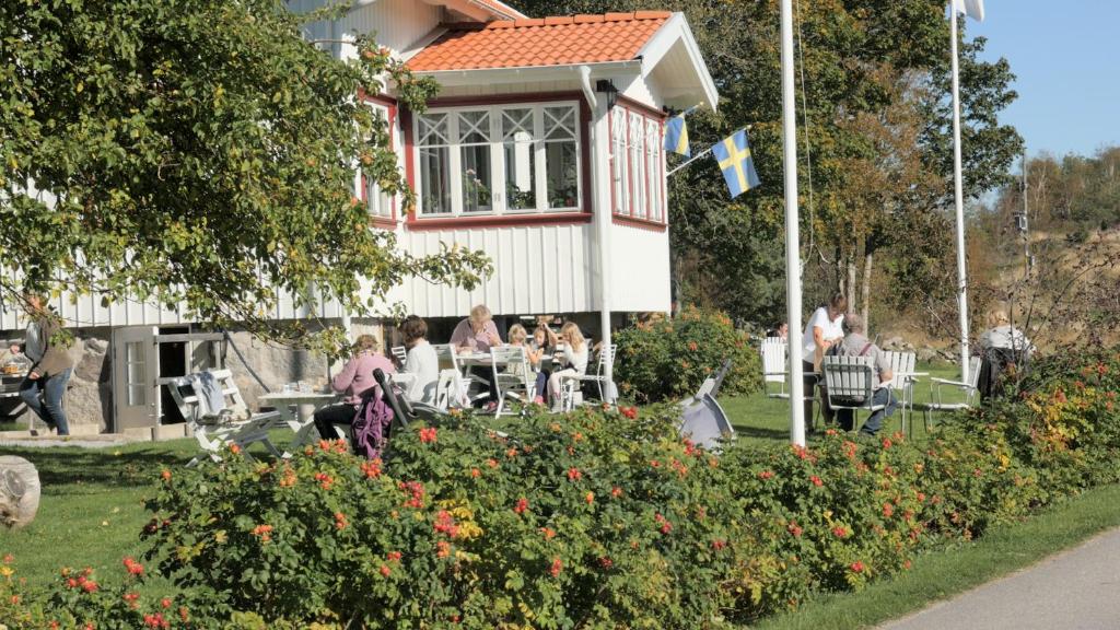 Tavlebords Honungsgård photo 2