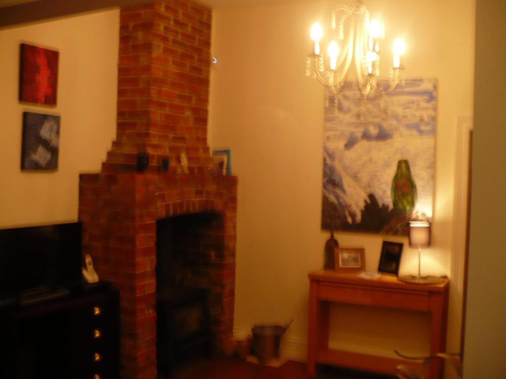 Brockworth Cottage photo 3