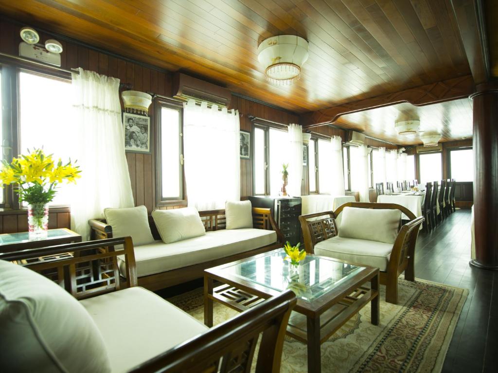 Garden Bay Legend Cruise