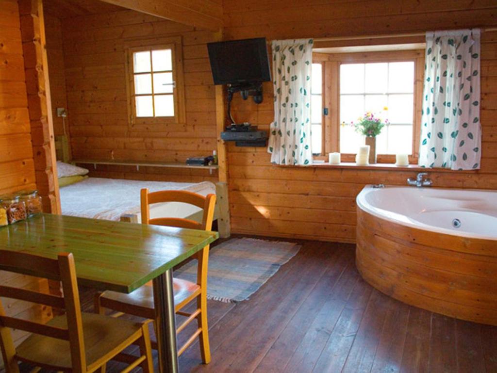 Cabin 81 photo 3