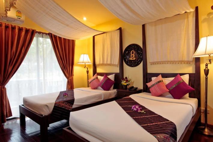 Coral Hotel Bangsaphan photo 4