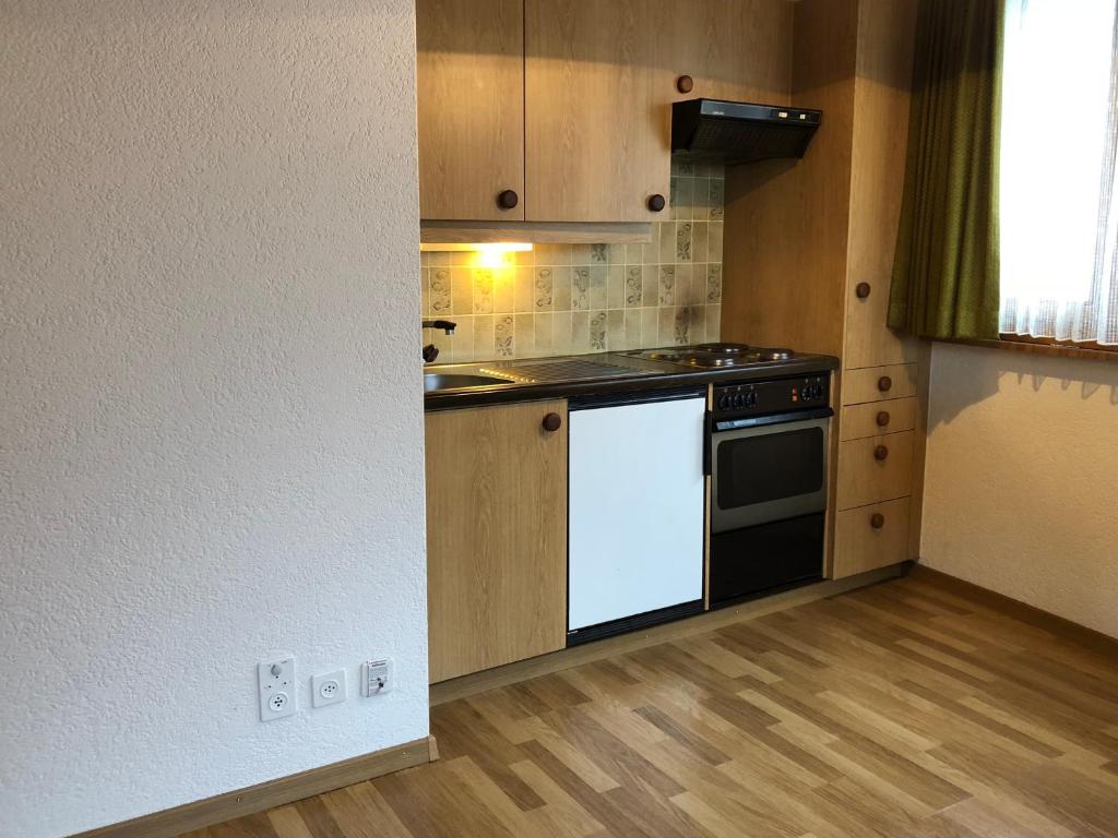 Central Beauty Scenery Apartment - Tap to explore photos