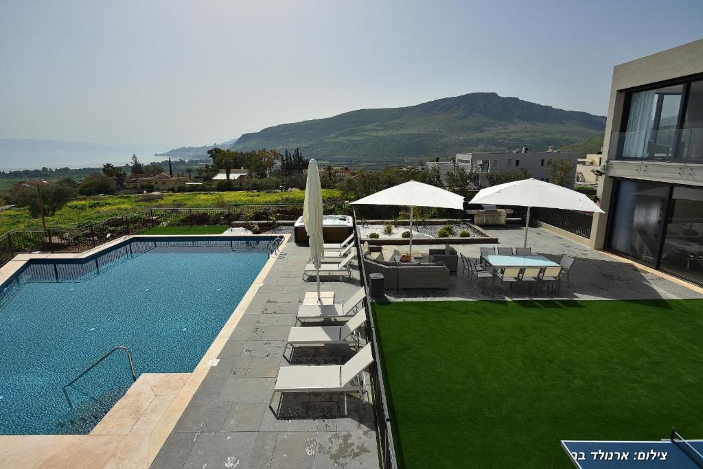 Villa J photo 1