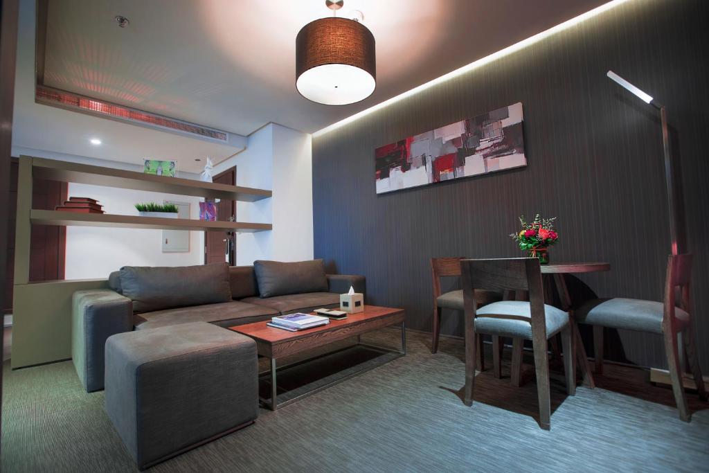 Сьюит (Семейный люкс), Отель Royal Tulip 72 Hotel