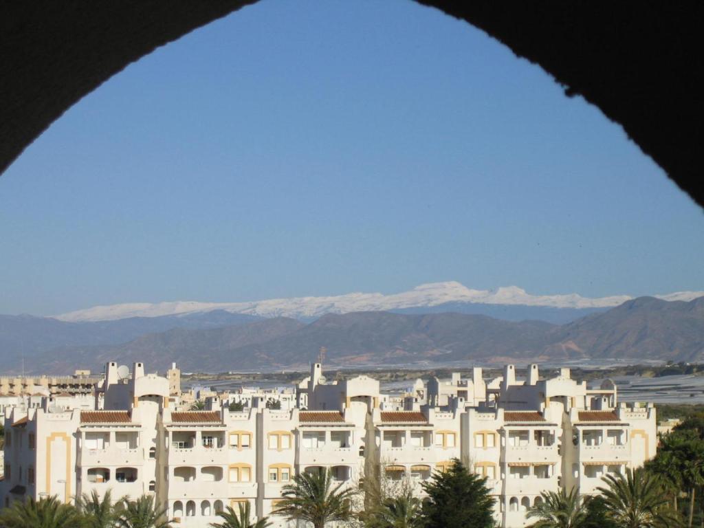 Luxury apartment in central Almerimar photo 3
