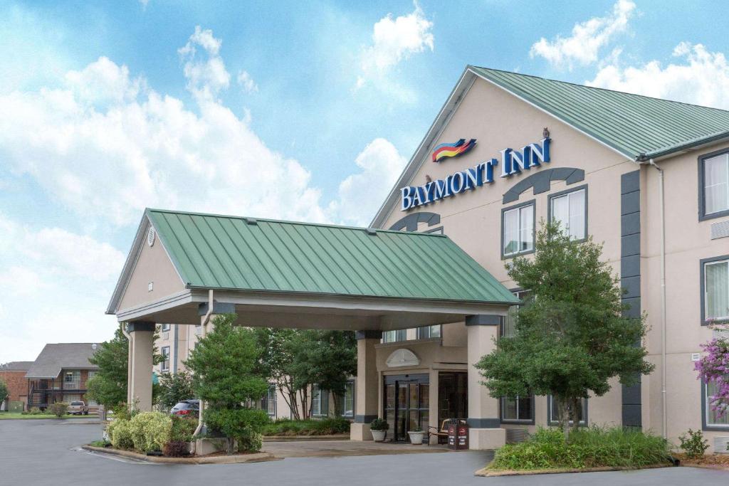 Baymont by Wyndham Jonesboro image