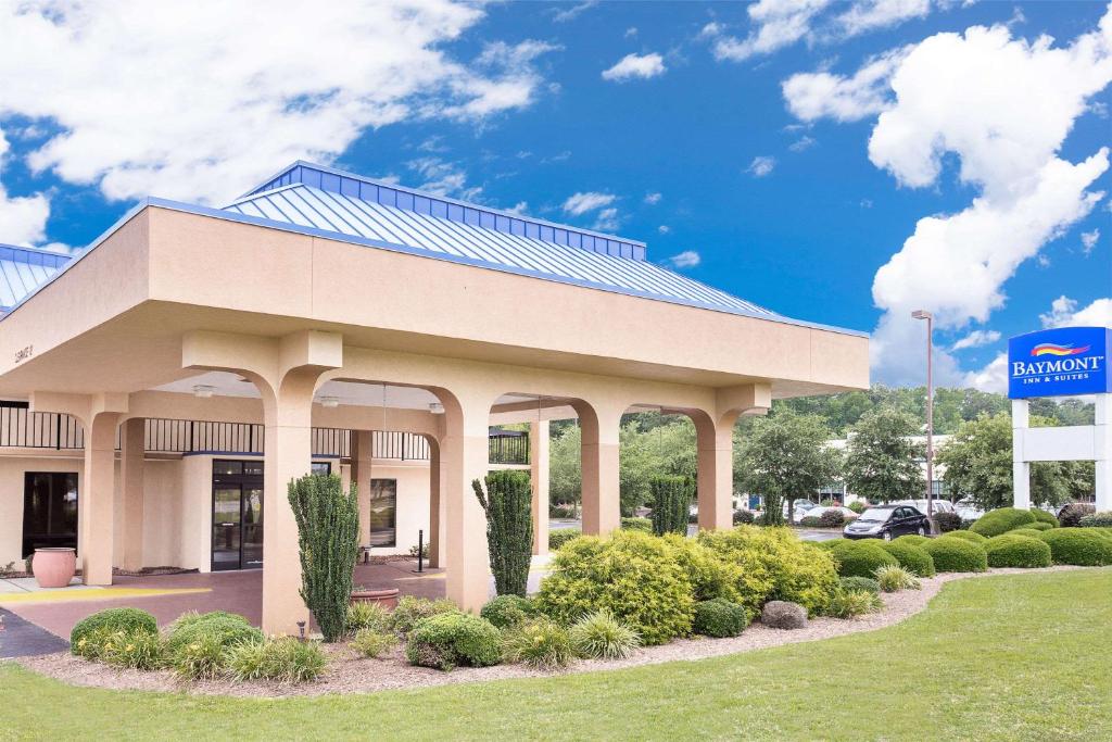 Baymont by Wyndham Greenville image