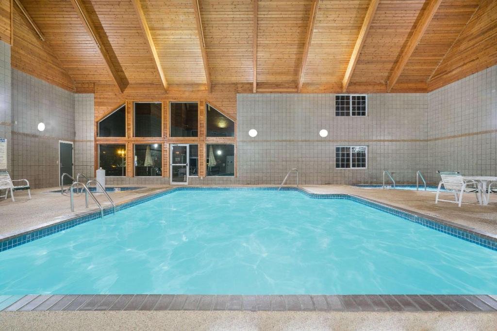Baymont by Wyndham Baxter/Brainerd Area photo 2