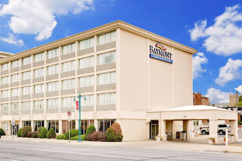 Baymont by Wyndham Keokuk image